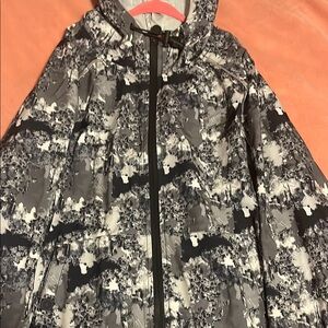 NWOT Hunter Black and Gray Ski Jacket Water-Resistant Stand-Up Collar